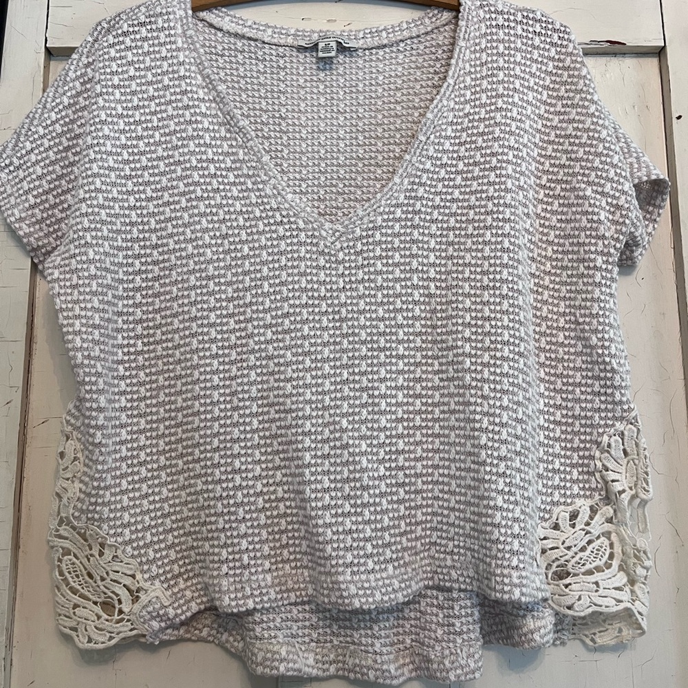 American Eagle Outfitters Textured Knit Blouse in White and Gray